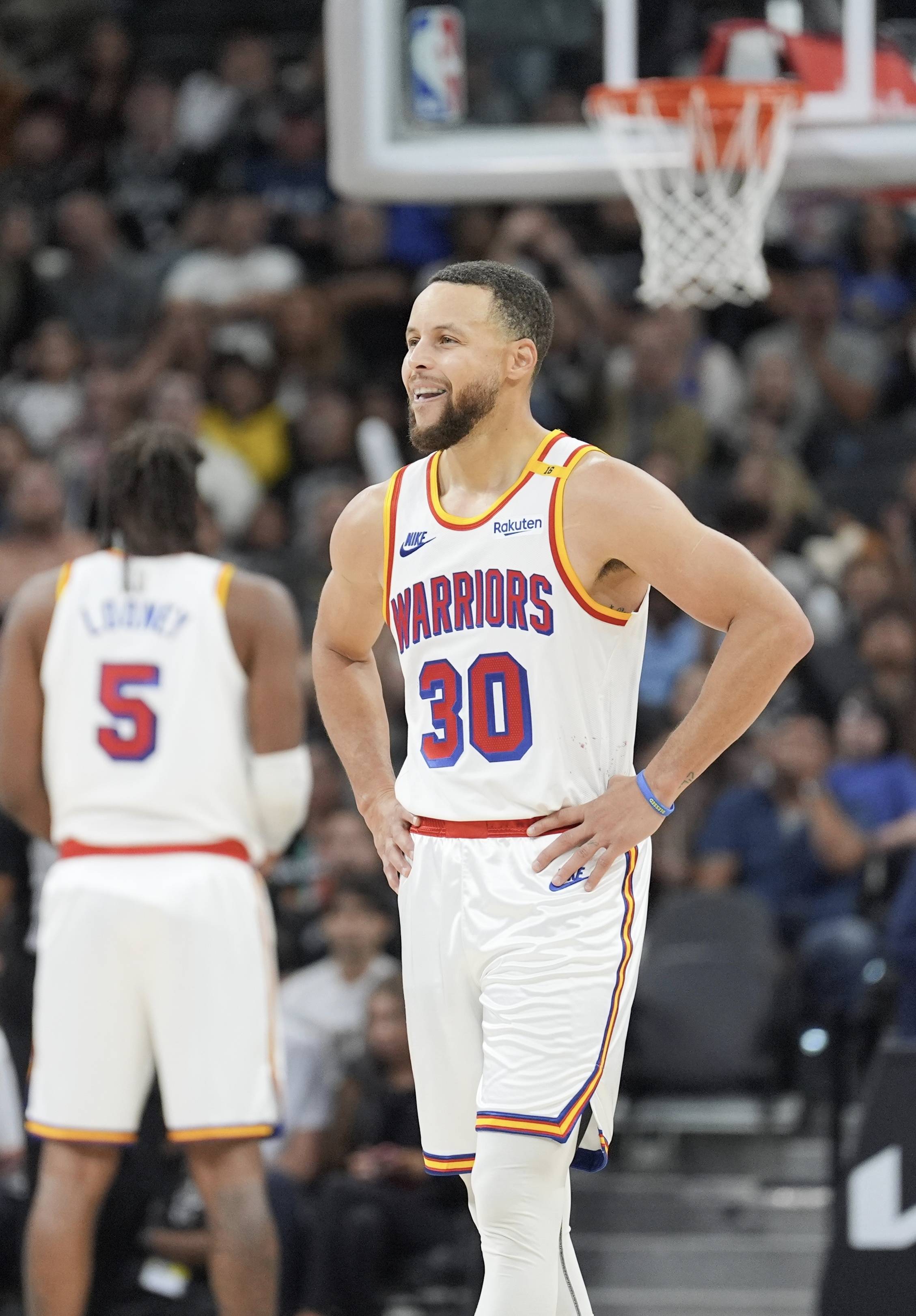 中超比赛精彩回放：上海海港绝杀山东,（中超战况回顾：上海海港读秒绝杀山东）