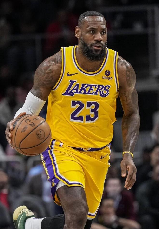 全市场：米兰正在寻找中锋，有意菲尔克鲁格和瑟洛特（全市场：米兰寻觅中锋，菲尔克鲁格、瑟洛特成候选）