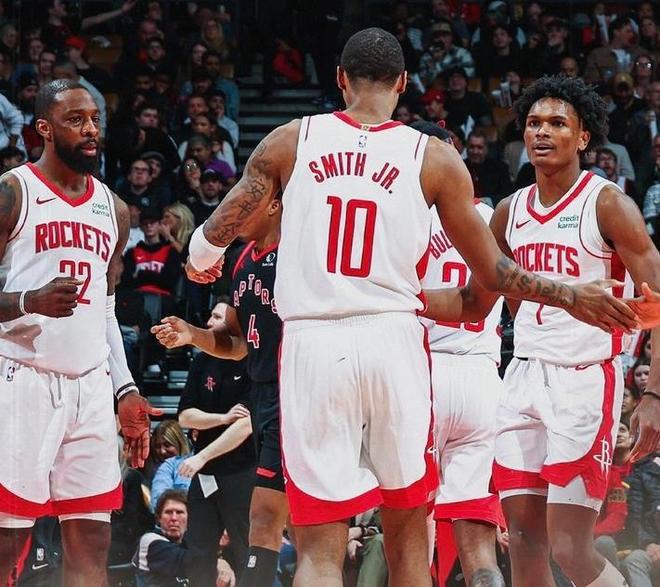 国王杯赛后一瘸一拐离场，安东尼：大家放心，我有时间恢复（国王杯赛后步履蹒跚退场，安东尼：别担心，恢复时间充足）