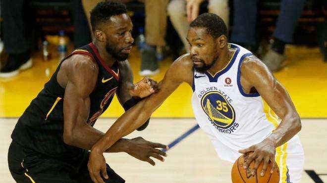 B席：瓜帅每年都会改变，谢尔基能传99%的球员传不出的球（B席：瓜迪奥拉每年都在进化，谢尔基能送出99%球员做不到的传球）