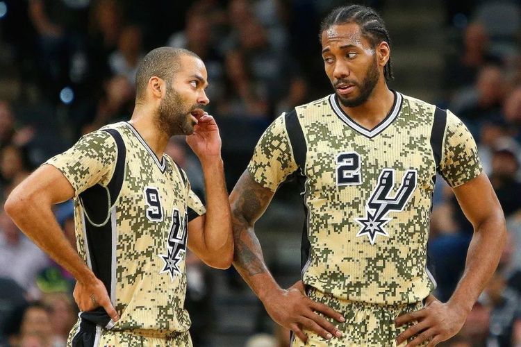 苏超夺冠后，泰州正探索开通主题旅游专列；高铁线路正在修建（苏超加冕后，泰州谋划开行主题旅游专列；高铁线路建设加速推进）