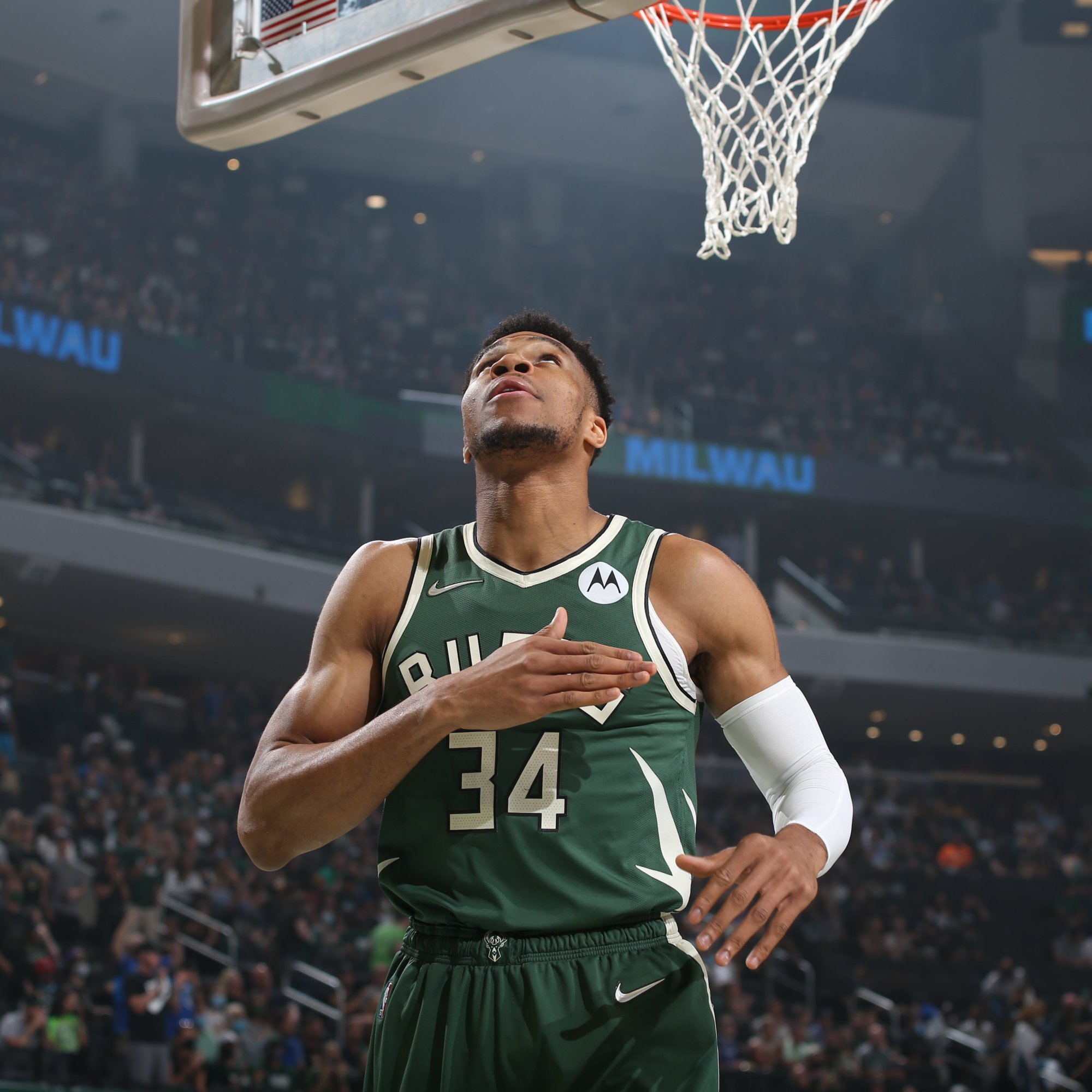 玉昆外援奥斯卡在老家开车时车辆突然起火，好在人没事（玉昆外援奥斯卡在老家驾车时突遇车辆起火，所幸人平安无恙）