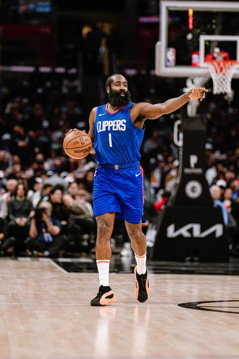 大连梭鱼湾足球场本赛季中超联赛观众总人数达874...（大连梭鱼湾球场本季中超观赛总人数已达874...）